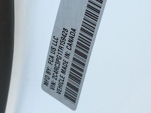 New 2026 Chrysler Pacifica Pinnacle w/ Trailer Tow Group AWD/4WD image 17