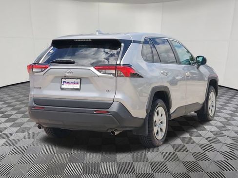 Used 2022 Toyota RAV4 LE FWD image 5