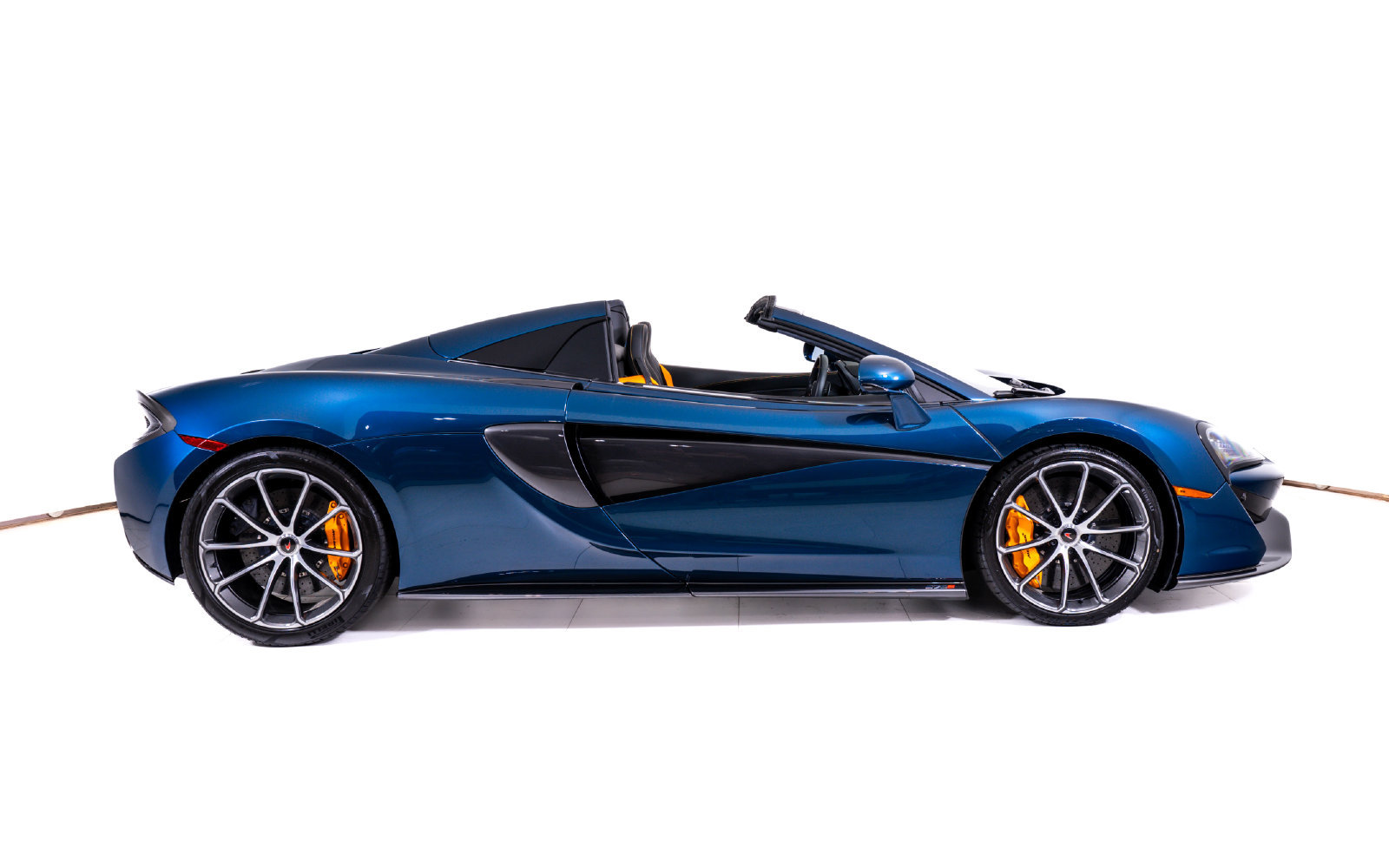 Used 2018 McLaren 570S Spider RWD image 8