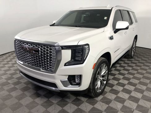 Used 2022 GMC Yukon Denali w/ Denali Premium Package image 4