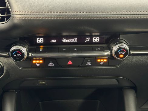 Used 2021 MAZDA MAZDA3 s image 27