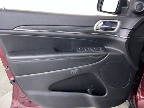 Used 2022 Jeep Grand Cherokee Limited image 10
