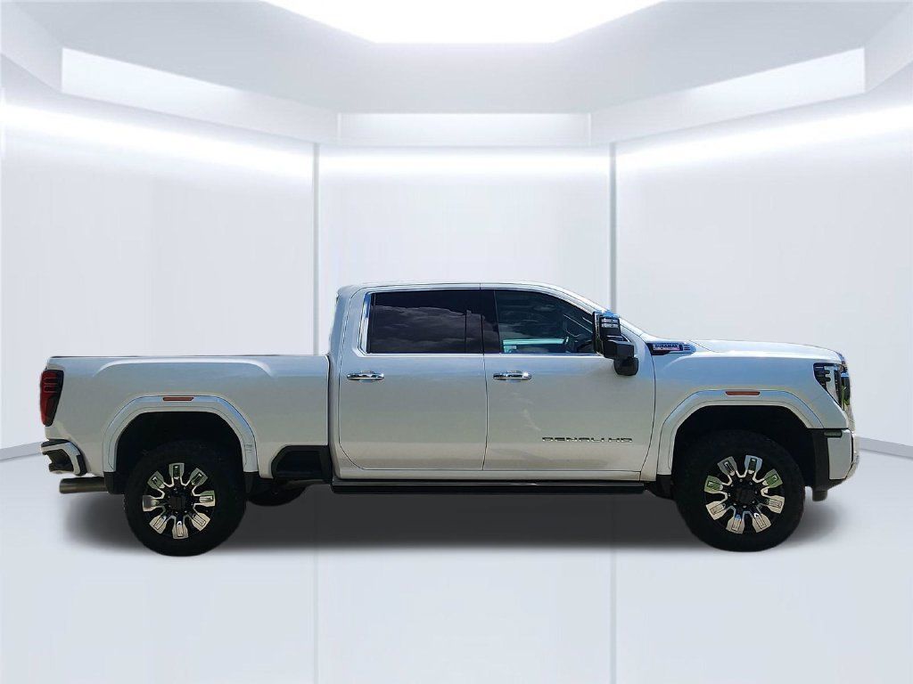 Used 2025 GMC Sierra 3500 Denali w/ Denali Reserve Package AWD/4WD image 4