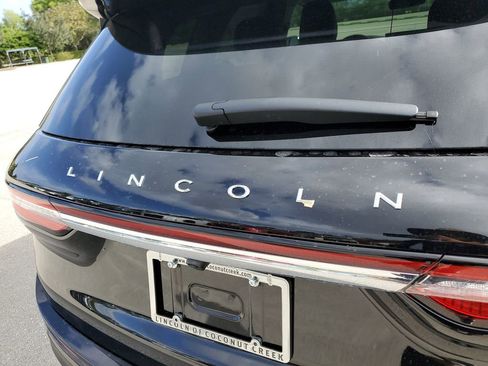 New 2026 Lincoln Corsair Reserve w/ Jet Appearance Package FWD image 5