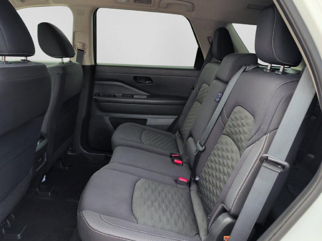 Used 2024 Nissan Pathfinder SV AWD/4WD image 31
