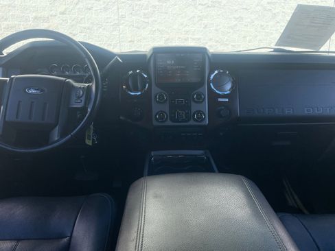 Used 2015 Ford F350 Lariat w/ Lariat Interior Package image 20