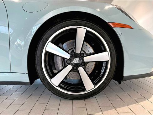 Used 2025 Porsche 911 Carrera image 14