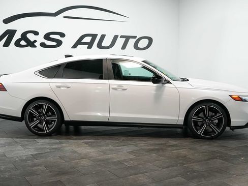 Used 2025 Honda Accord Sport image 8