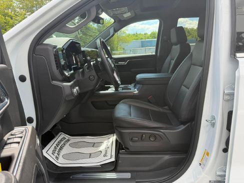 Used 2023 GMC Sierra 1500 SLT w/ SLT Premium Package AWD/4WD image 13