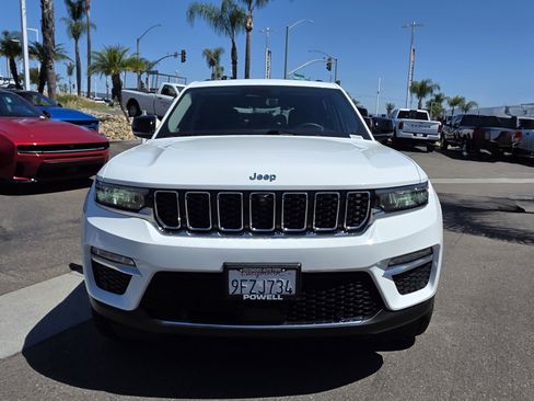 Certified 2023 Jeep Grand Cherokee 4WD 4xe w/ Luxury Tech Group II image 7