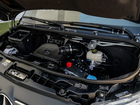 Used 2023 Mercedes-Benz Sprinter 2500 image 94