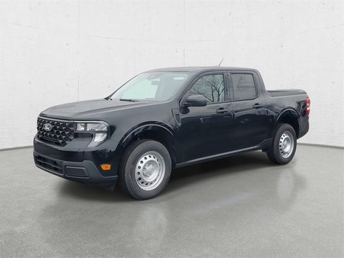 New 2025 Ford Maverick XL image 4