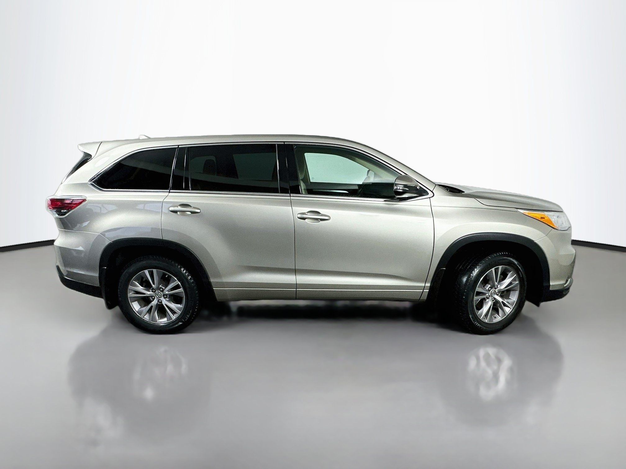 Used 2014 Toyota Highlander Plus AWD/4WD image 8