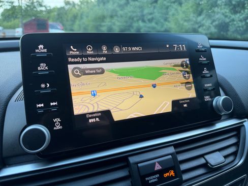 Used 2018 Honda Accord EX-L image 9