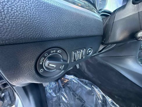 Used 2018 Chrysler 300 Limited w/ Safetytec Plus Group RWD image 19