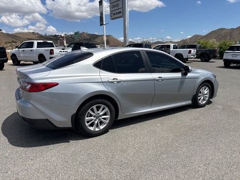 Used 2025 Toyota Camry LE w/ Convenience Package image 10