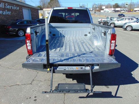 Used 2022 Ford F250 XLT w/ XLT Premium Package image 13