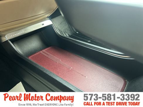 Used 2024 Cadillac Lyriq Luxury w/ Nappa Leather Package AWD/4WD image 20