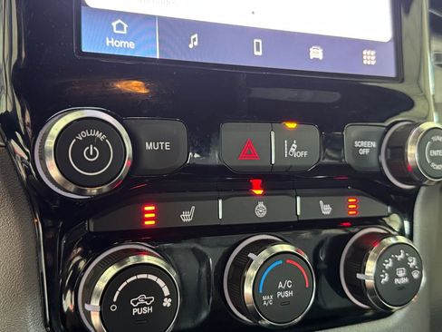 Used 2025 RAM 1500 Big Horn AWD/4WD image 30