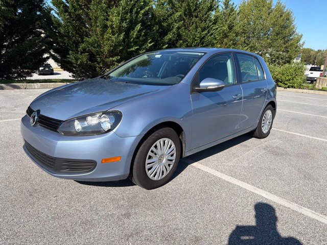 Used 2010 Volkswagen Golf 4-Door FWD image 1