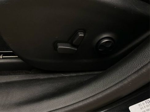 Used 2018 Jeep Cherokee Limited AWD/4WD image 24