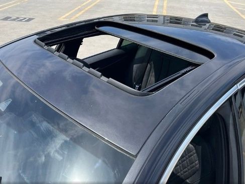 Used 2022 BMW 530i w/ Convenience Package image 6