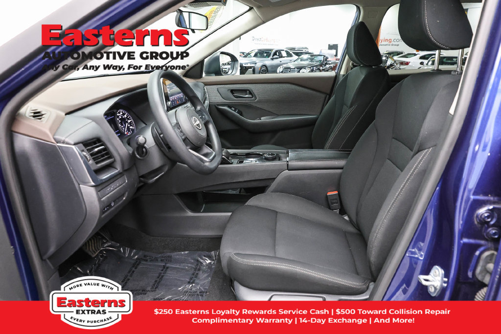 Used 2023 Nissan Rogue S AWD/4WD image 15