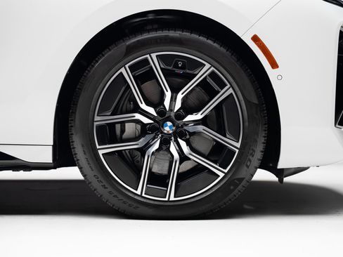 Used 2026 BMW 740i RWD image 37