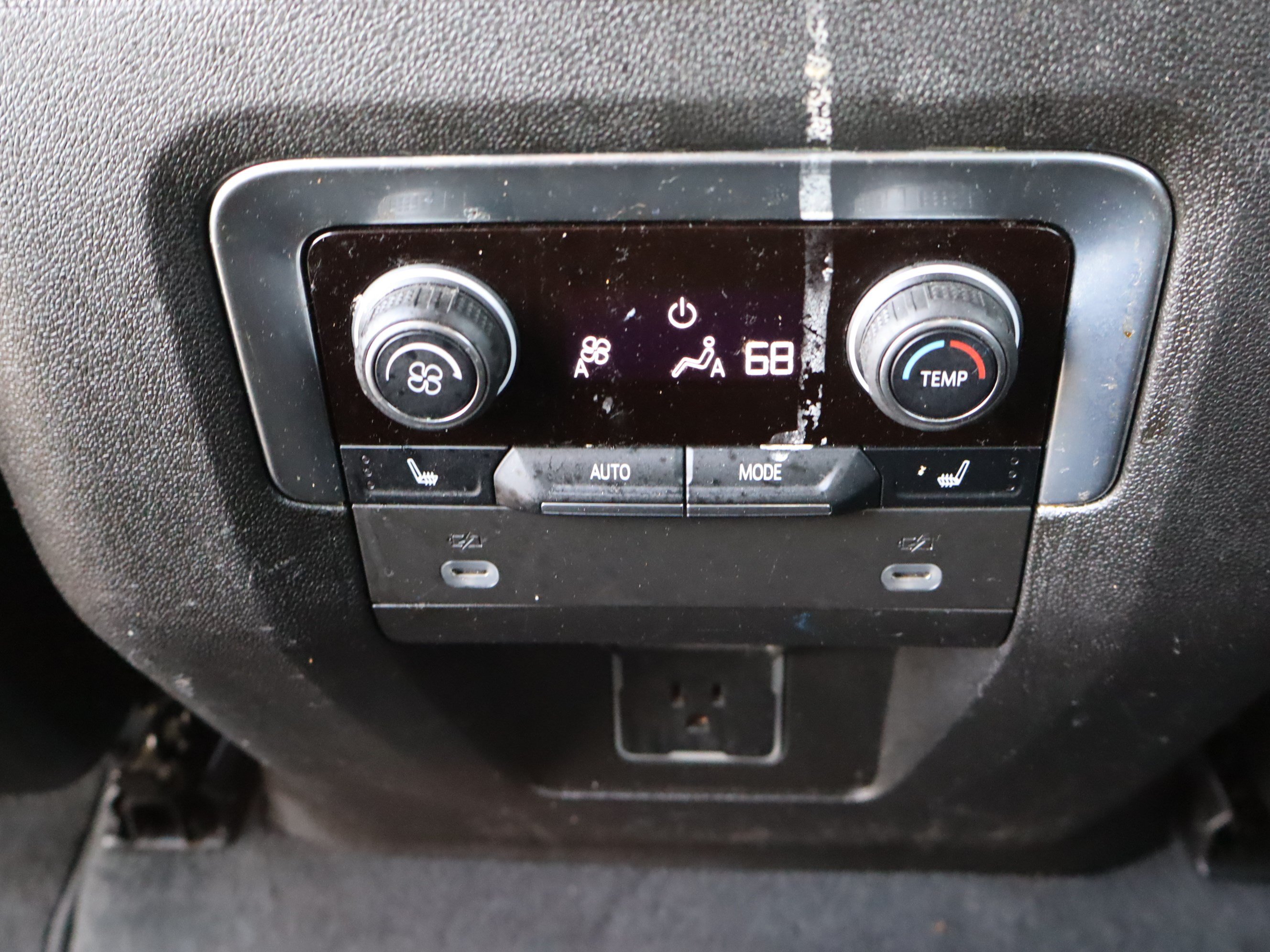 Used 2021 Chevrolet Tahoe LT w/ LT Signature Package RWD image 14