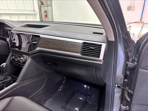 Used 2023 Volkswagen Atlas SE FWD image 30
