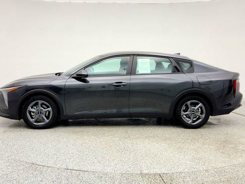 Used 2025 Kia K4 LXS image 8