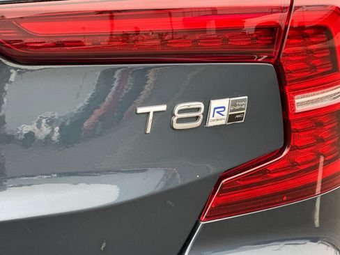 Used 2019 Volvo S60 T8 R-Design image 27