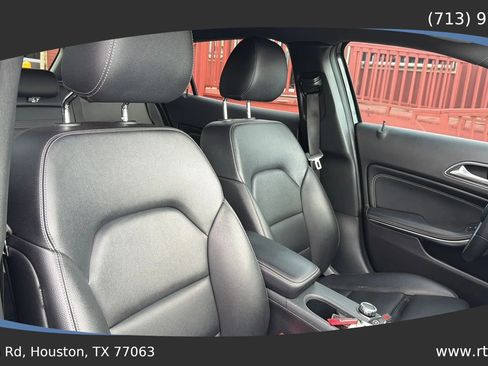 Used 2018 Mercedes-Benz GLA 250 image 40