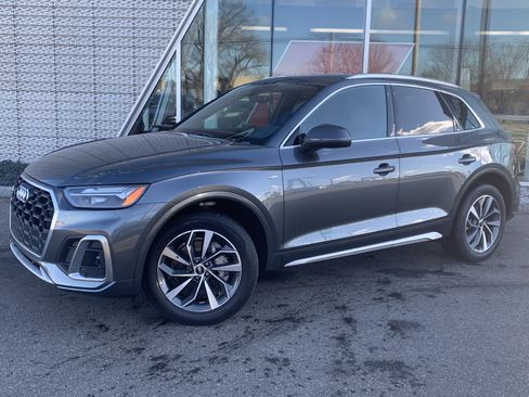 Certified 2022 Audi Q5 2.0T Premium w/ Convenience Package image 1