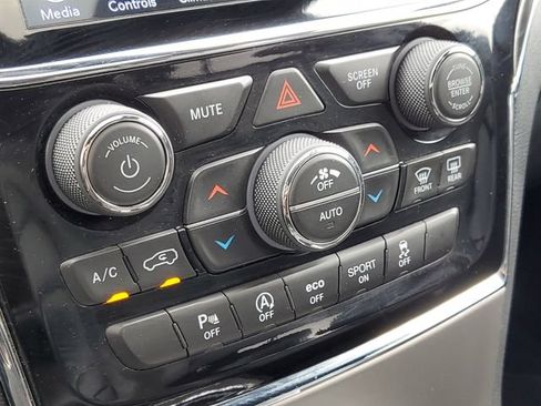 Used 2019 Jeep Grand Cherokee Limited AWD/4WD image 21
