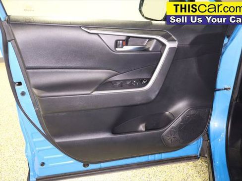 Used 2019 Toyota RAV4 XLE Premium FWD image 36