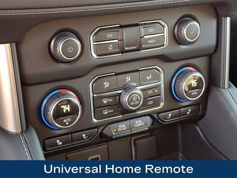 Used 2024 Chevrolet Suburban Z71 w/ Luxury Package AWD/4WD image 16
