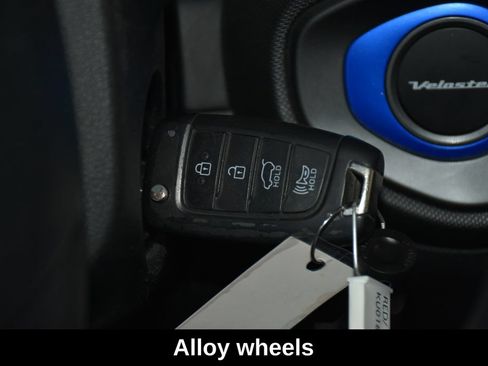 Used 2019 Hyundai Veloster 2.0 FWD image 18