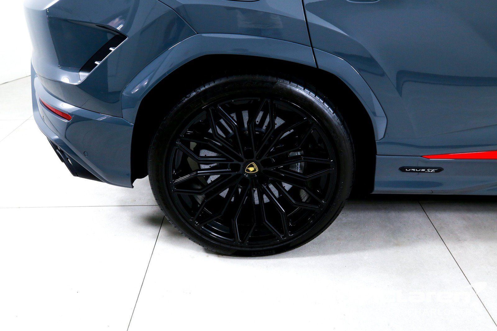 Used 2025 Lamborghini Urus S AWD/4WD image 36