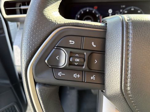 Certified 2025 Toyota 4Runner Trailhunter image 10