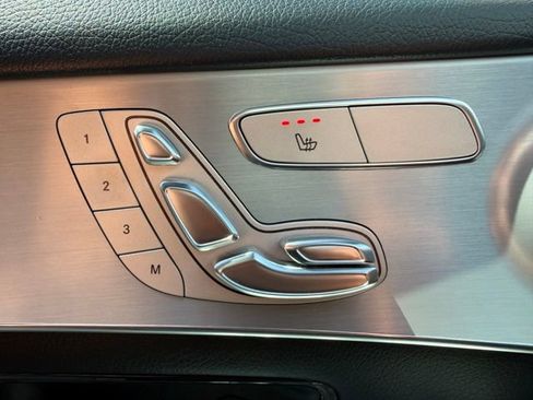 Used 2019 Mercedes-Benz GLC 300 4MATIC image 15