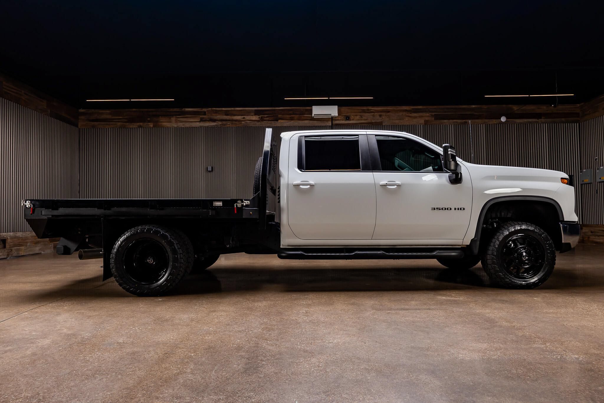 Used 2025 Chevrolet Silverado 3500 LT w/ Convenience Package AWD/4WD image 11
