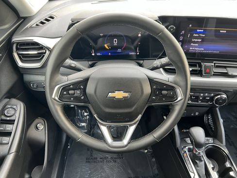 Used 2026 Chevrolet TrailBlazer LT w/ Convenience Package FWD image 25