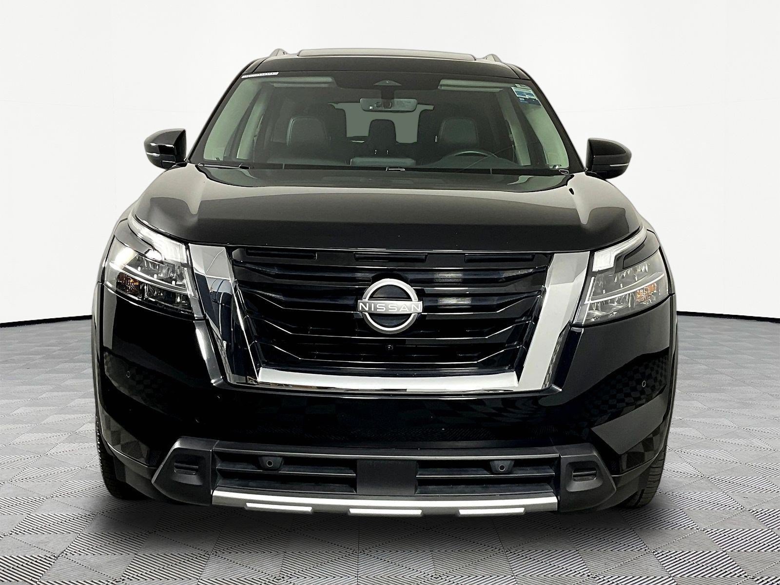 Used 2023 Nissan Pathfinder SL w/ SL Premium Package AWD/4WD image 2