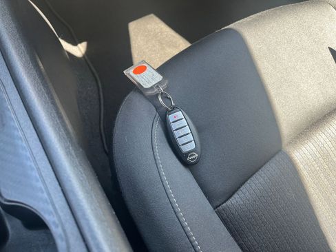 Used 2025 Nissan Altima 2.5 SV FWD image 21