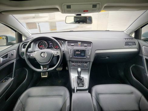 Used 2017 Volkswagen Golf Alltrack SE image 28