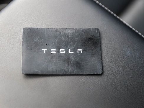 Used 2023 Tesla Model Y Long Range AWD/4WD image 35