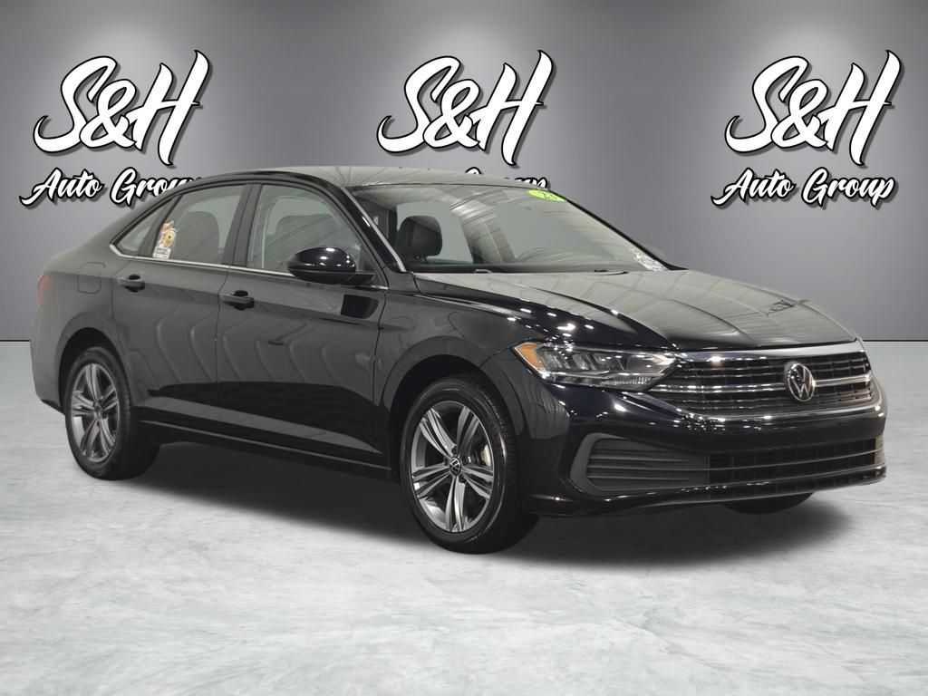 Used 2023 Volkswagen Jetta SE FWD image 2