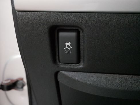 Used 2012 Nissan Sentra 2.0 SR image 27