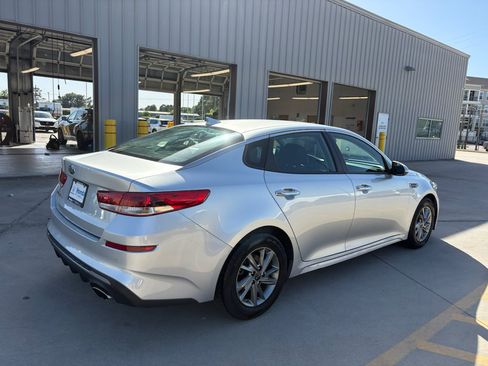 Used 2019 Kia Optima LX FWD image 8
